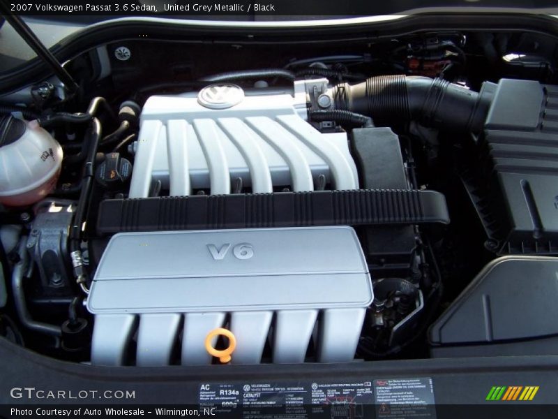 United Grey Metallic / Black 2007 Volkswagen Passat 3.6 Sedan