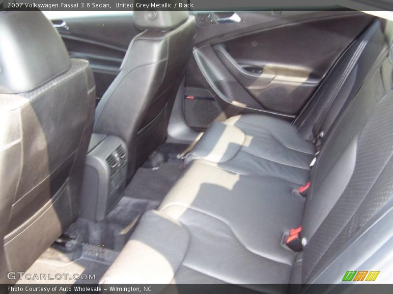 United Grey Metallic / Black 2007 Volkswagen Passat 3.6 Sedan