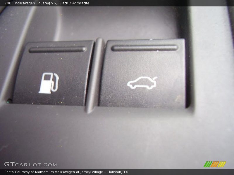 Black / Anthracite 2005 Volkswagen Touareg V6