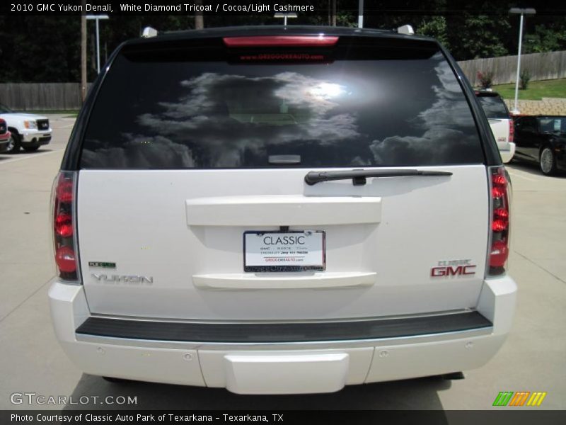 White Diamond Tricoat / Cocoa/Light Cashmere 2010 GMC Yukon Denali