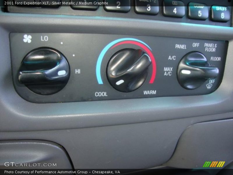 Silver Metallic / Medium Graphite 2001 Ford Expedition XLT