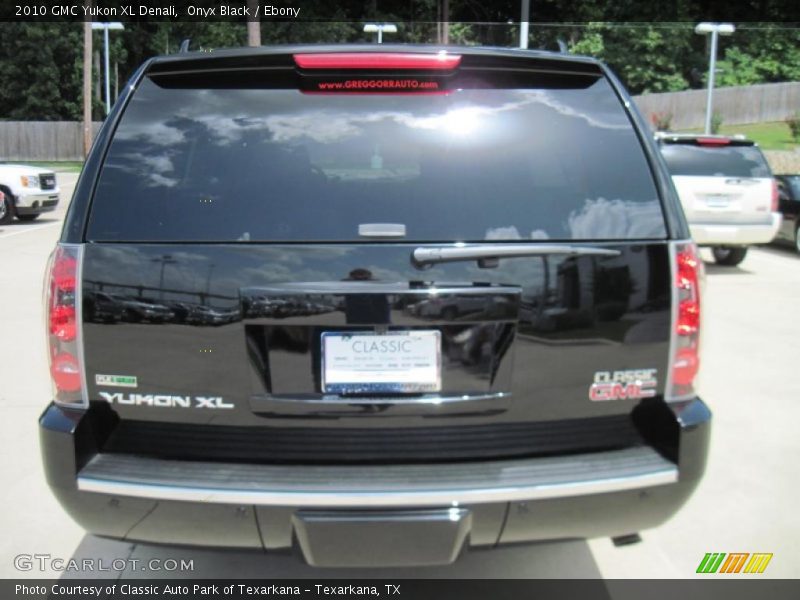 Onyx Black / Ebony 2010 GMC Yukon XL Denali