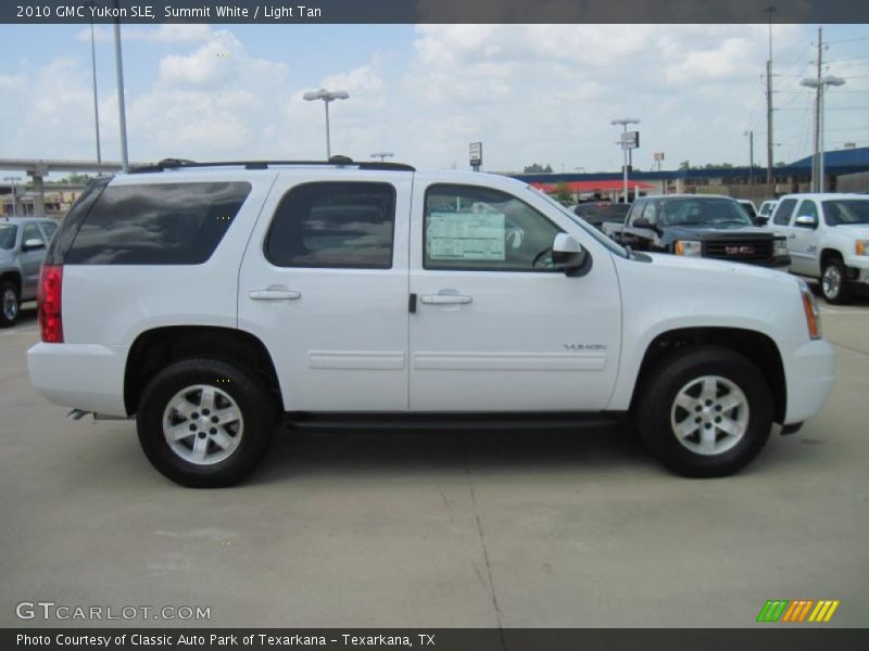 Summit White / Light Tan 2010 GMC Yukon SLE