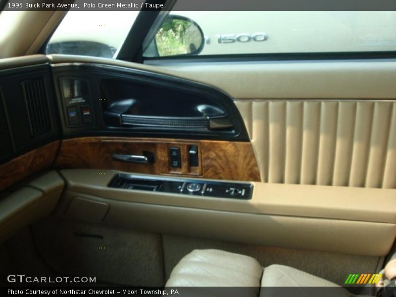 Polo Green Metallic / Taupe 1995 Buick Park Avenue