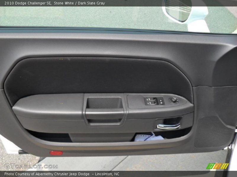 Stone White / Dark Slate Gray 2010 Dodge Challenger SE