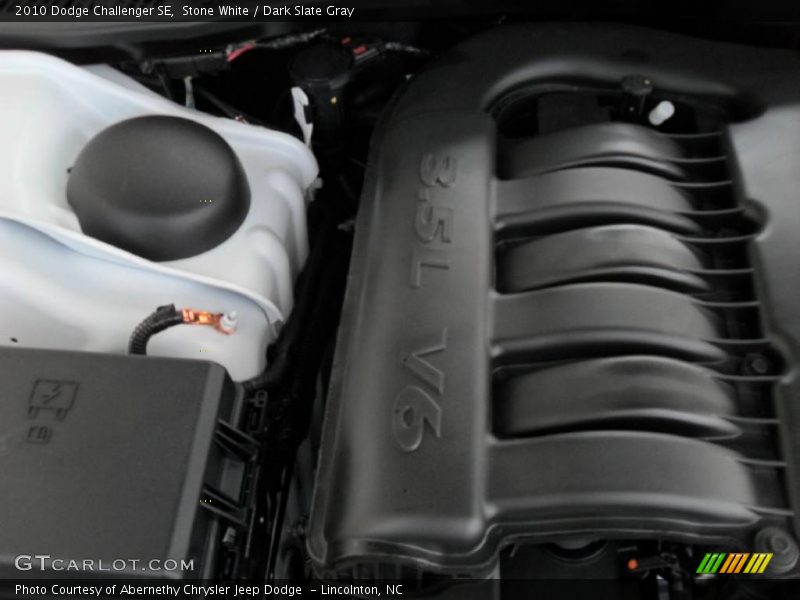 Stone White / Dark Slate Gray 2010 Dodge Challenger SE