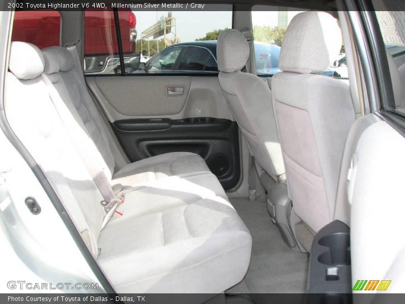 Millennium Silver Metallic / Gray 2002 Toyota Highlander V6 4WD
