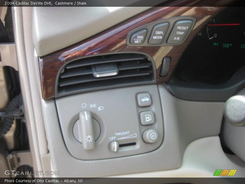 Cashmere / Shale 2004 Cadillac DeVille DHS