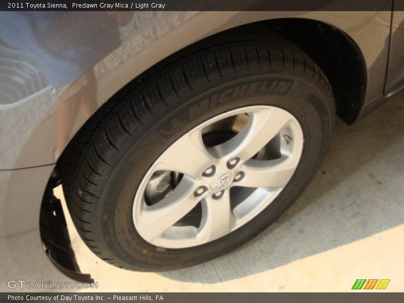 Predawn Gray Mica / Light Gray 2011 Toyota Sienna