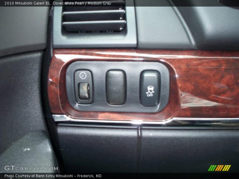 Dover White Pearl / Medium Gray 2010 Mitsubishi Galant ES