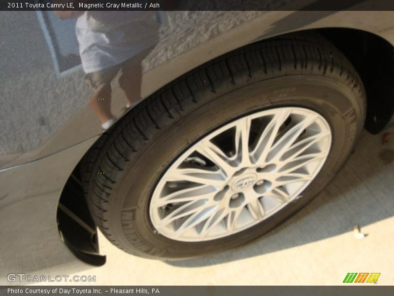 Magnetic Gray Metallic / Ash 2011 Toyota Camry LE