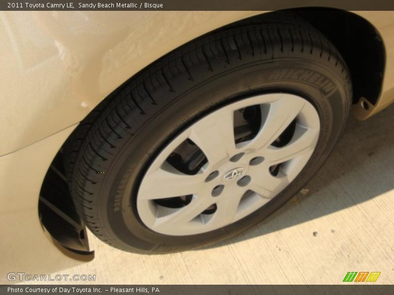 Sandy Beach Metallic / Bisque 2011 Toyota Camry LE