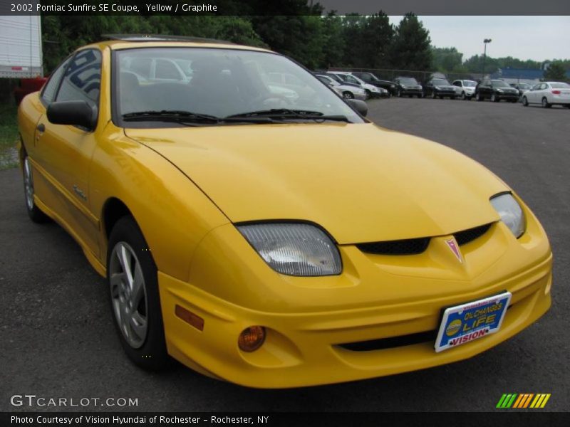 Yellow / Graphite 2002 Pontiac Sunfire SE Coupe