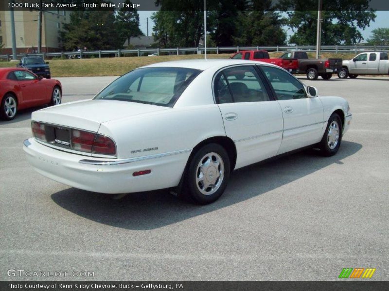 Bright White / Taupe 2000 Buick Park Avenue