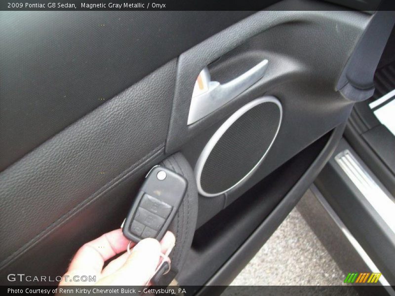 Magnetic Gray Metallic / Onyx 2009 Pontiac G8 Sedan