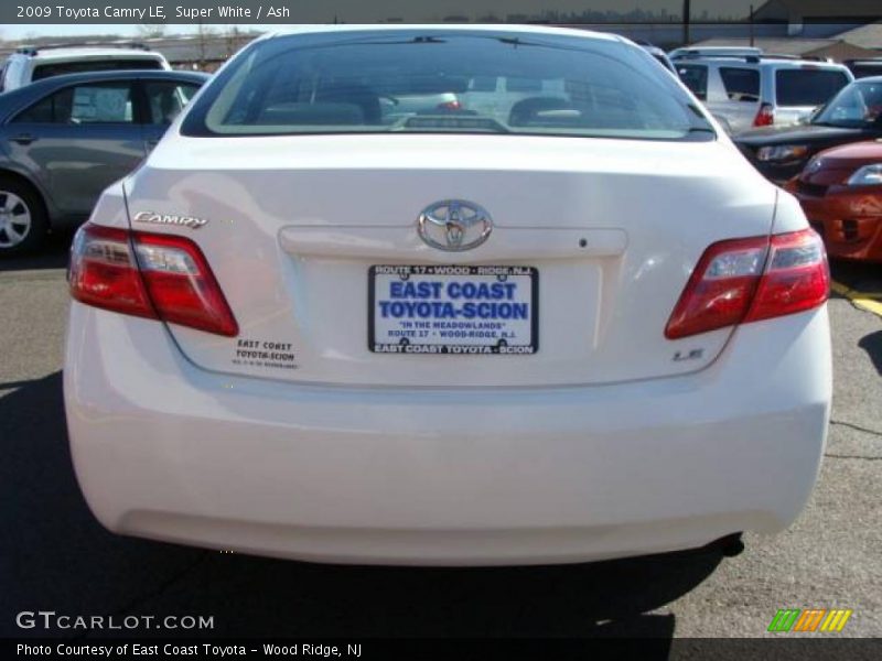Super White / Ash 2009 Toyota Camry LE
