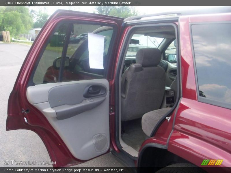 Majestic Red Metallic / Medium Pewter 2004 Chevrolet TrailBlazer LT 4x4