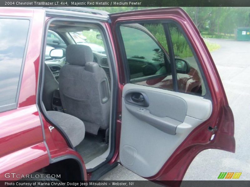 Majestic Red Metallic / Medium Pewter 2004 Chevrolet TrailBlazer LT 4x4