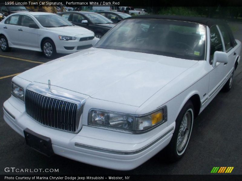 Performance White / Dark Red 1996 Lincoln Town Car Signature