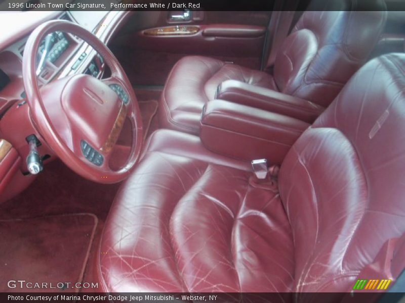 Performance White / Dark Red 1996 Lincoln Town Car Signature