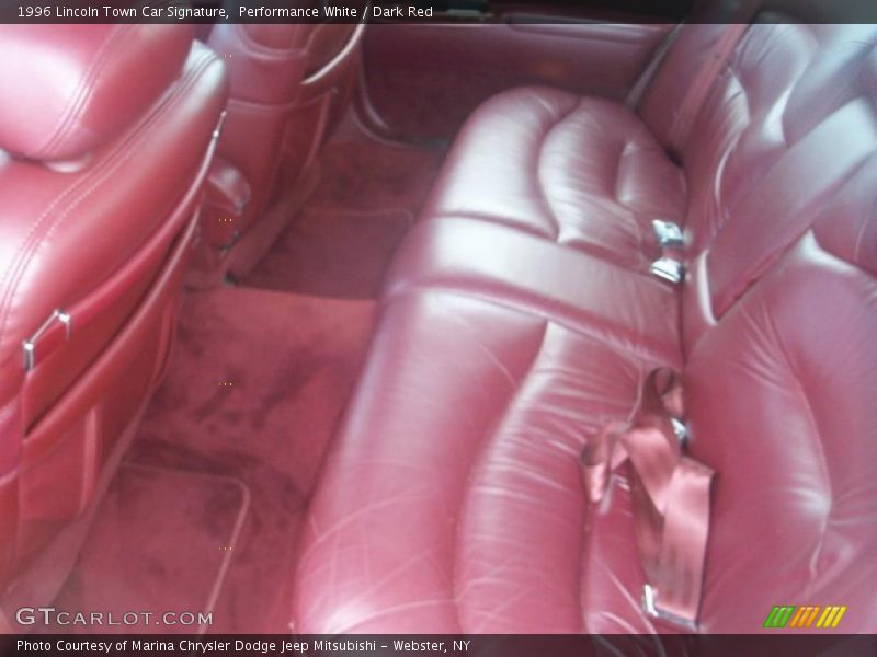 Performance White / Dark Red 1996 Lincoln Town Car Signature