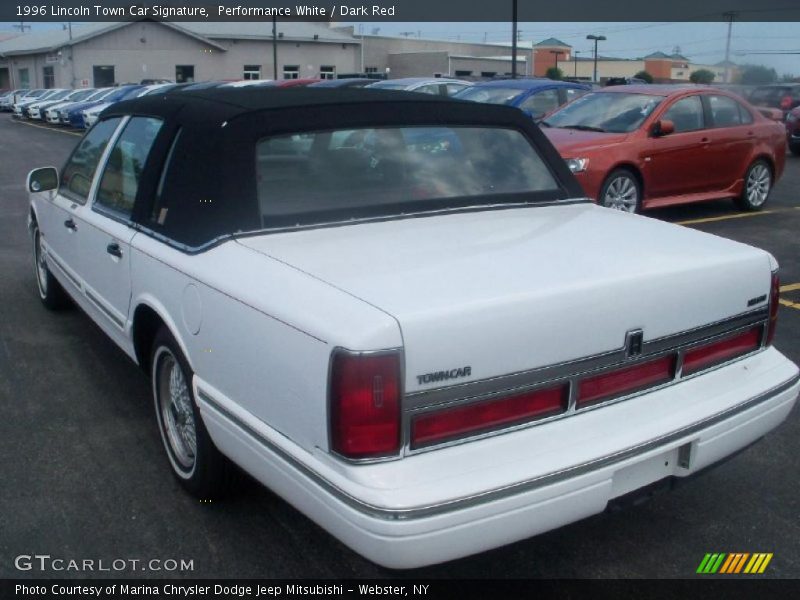 Performance White / Dark Red 1996 Lincoln Town Car Signature