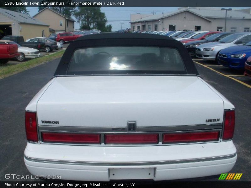 Performance White / Dark Red 1996 Lincoln Town Car Signature