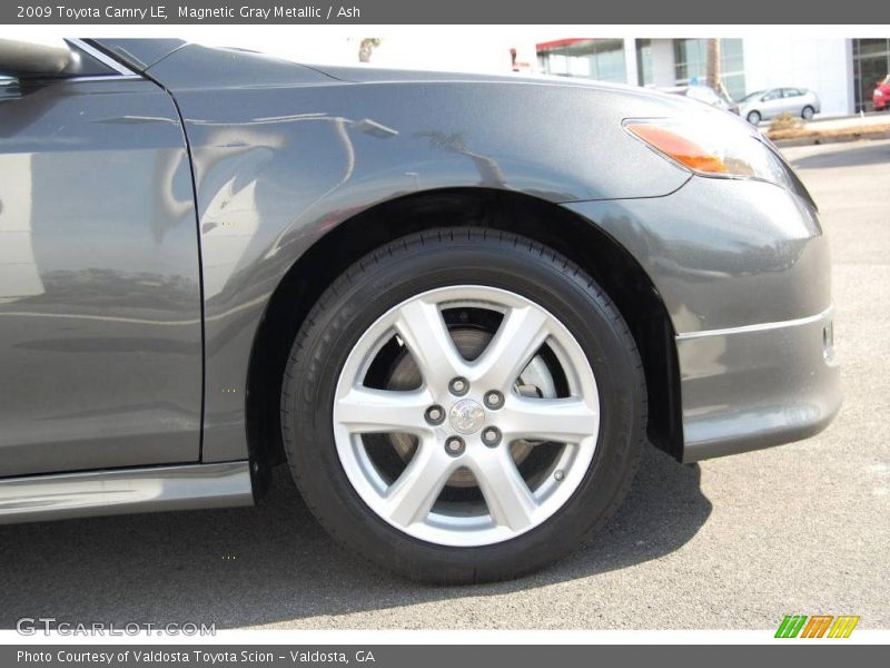 Magnetic Gray Metallic / Ash 2009 Toyota Camry LE