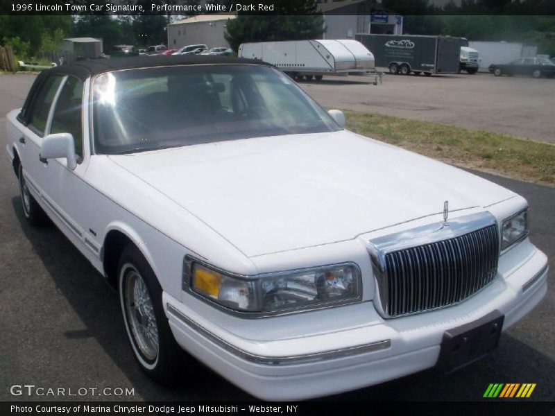 Performance White / Dark Red 1996 Lincoln Town Car Signature