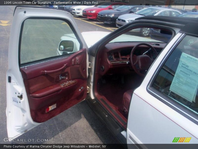 Performance White / Dark Red 1996 Lincoln Town Car Signature