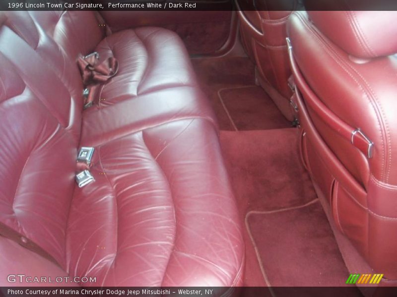 Performance White / Dark Red 1996 Lincoln Town Car Signature