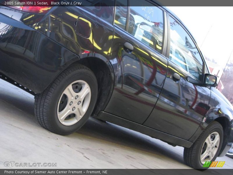 Black Onyx / Gray 2005 Saturn ION 1 Sedan
