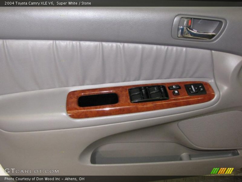 Super White / Stone 2004 Toyota Camry XLE V6