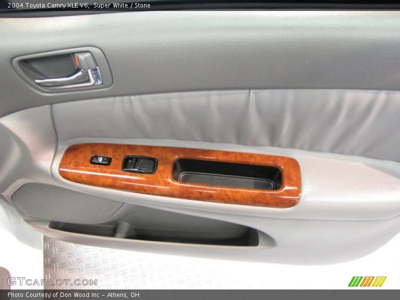 Super White / Stone 2004 Toyota Camry XLE V6