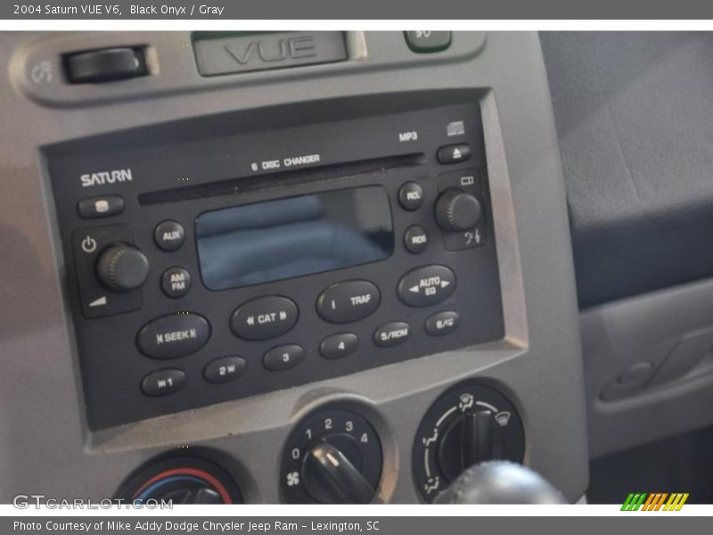 Black Onyx / Gray 2004 Saturn VUE V6