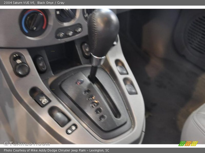 Black Onyx / Gray 2004 Saturn VUE V6