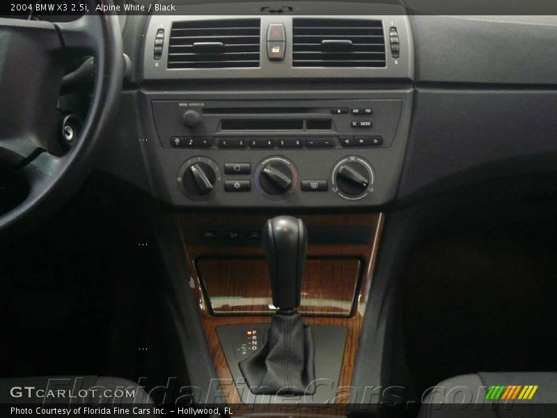 Alpine White / Black 2004 BMW X3 2.5i