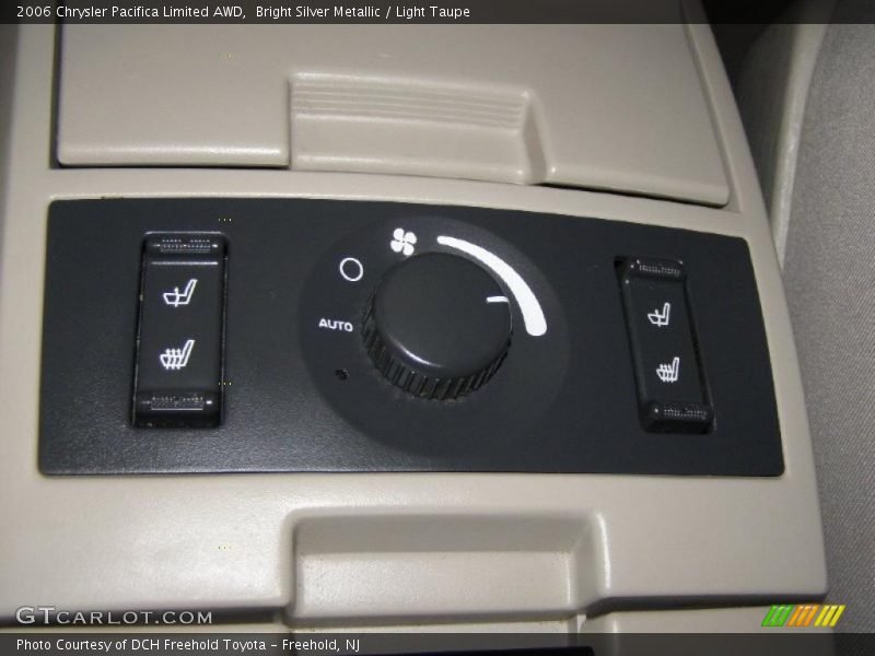 Bright Silver Metallic / Light Taupe 2006 Chrysler Pacifica Limited AWD