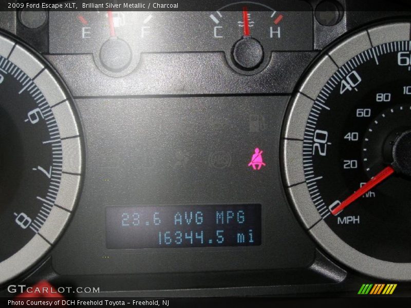 Brilliant Silver Metallic / Charcoal 2009 Ford Escape XLT