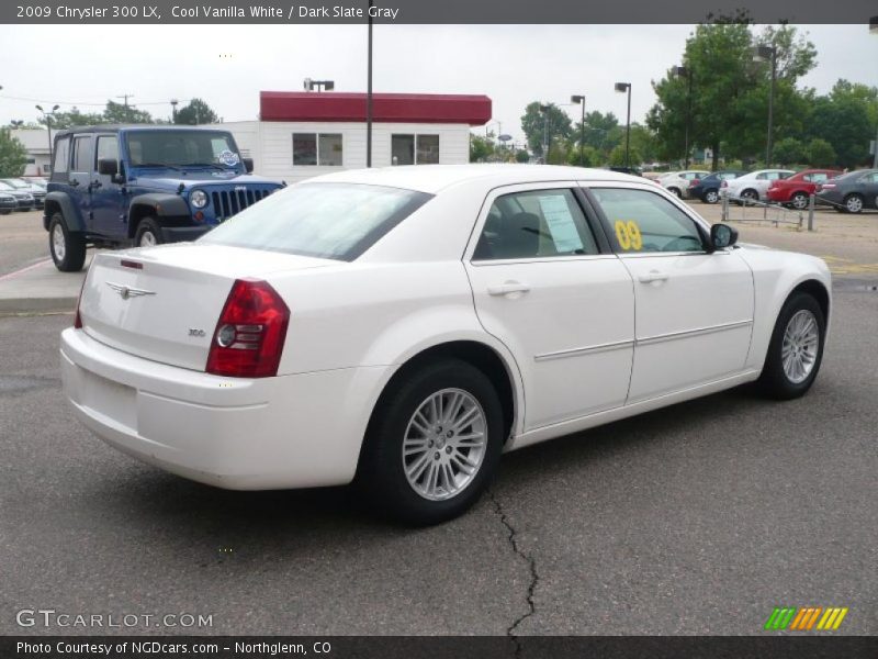 Cool Vanilla White / Dark Slate Gray 2009 Chrysler 300 LX