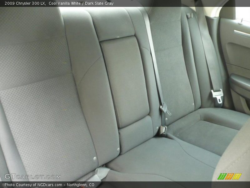 Cool Vanilla White / Dark Slate Gray 2009 Chrysler 300 LX