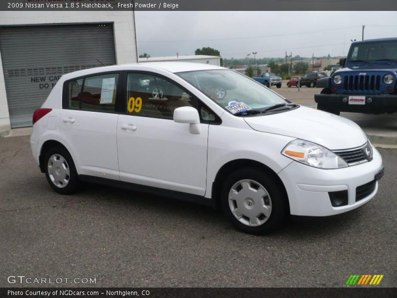 Fresh Powder / Beige 2009 Nissan Versa 1.8 S Hatchback