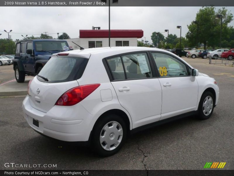 Fresh Powder / Beige 2009 Nissan Versa 1.8 S Hatchback