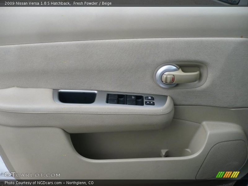 Fresh Powder / Beige 2009 Nissan Versa 1.8 S Hatchback