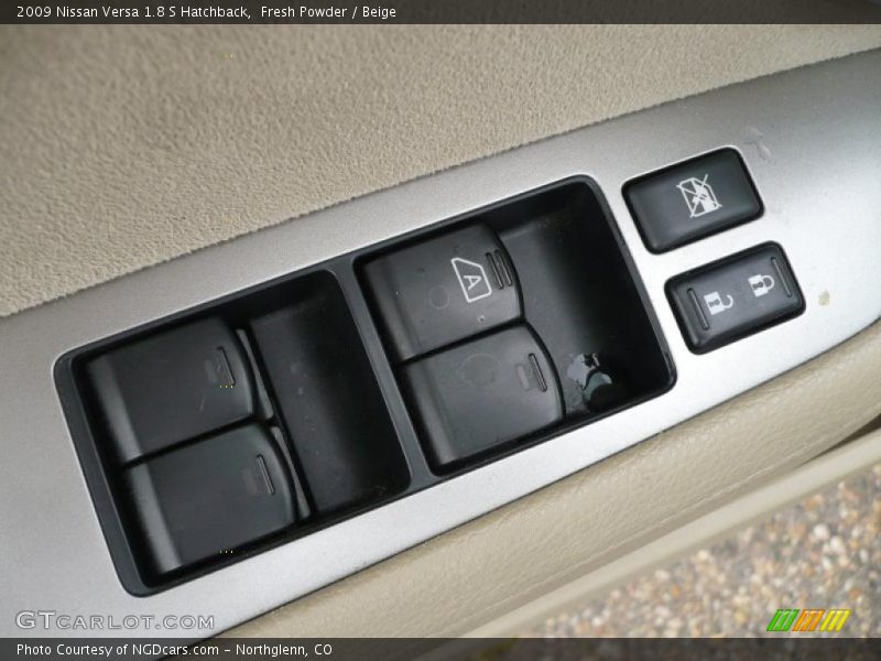 Fresh Powder / Beige 2009 Nissan Versa 1.8 S Hatchback