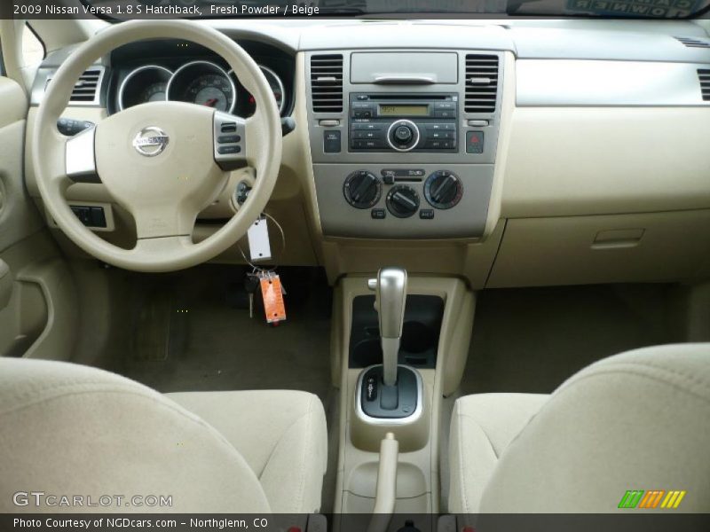 Fresh Powder / Beige 2009 Nissan Versa 1.8 S Hatchback