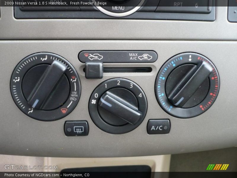 Fresh Powder / Beige 2009 Nissan Versa 1.8 S Hatchback