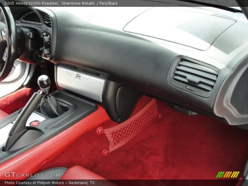 Silverstone Metallic / Red/Black 2005 Honda S2000 Roadster