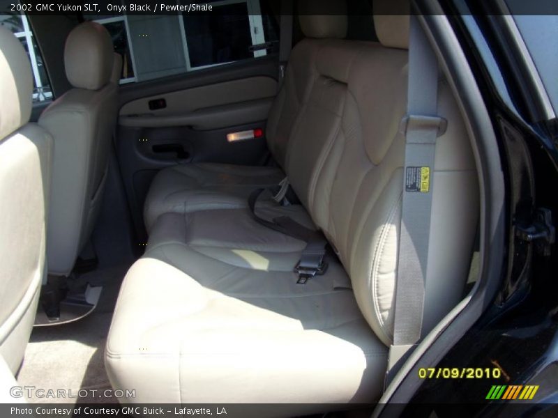 Onyx Black / Pewter/Shale 2002 GMC Yukon SLT
