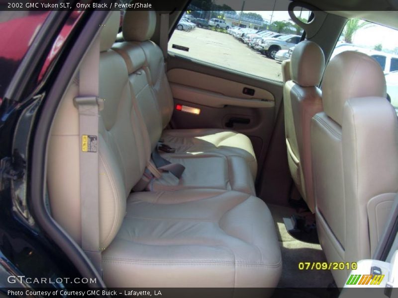 Onyx Black / Pewter/Shale 2002 GMC Yukon SLT